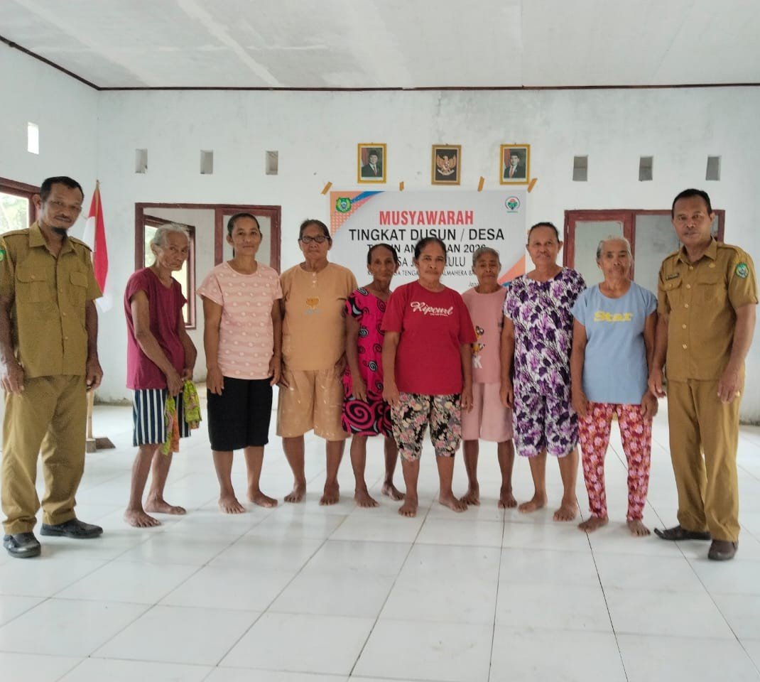Jangailulu - Foto Bersama Aparat Desa & Masyarakat Desa Jangailulu